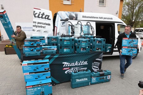 Akkumulátoros gépeket kapott a Városgondnokság a Makita Kft-től